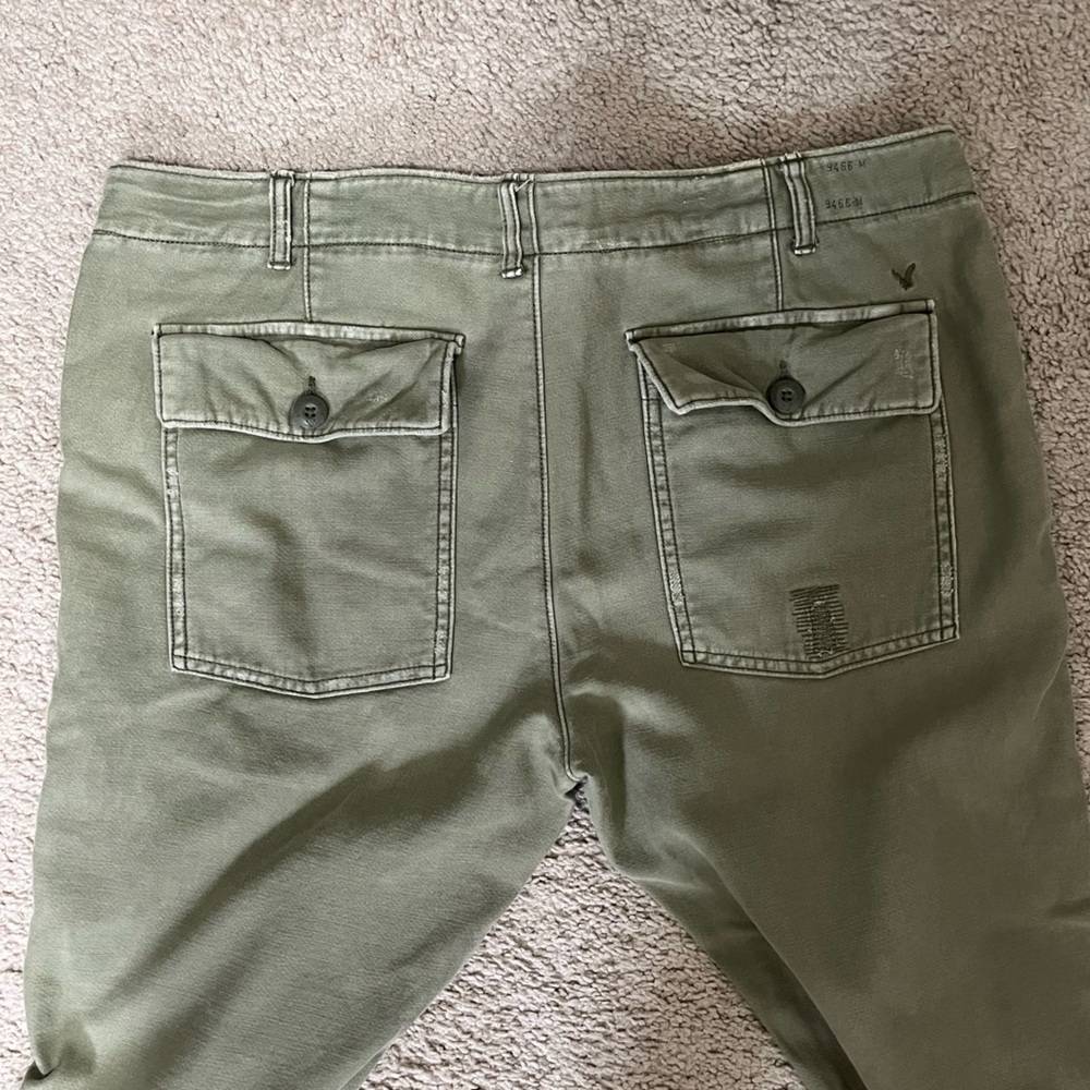 American Eagle Outfitters Olive Cropped Pants (in style of OG 107) - Picture 7 of 10